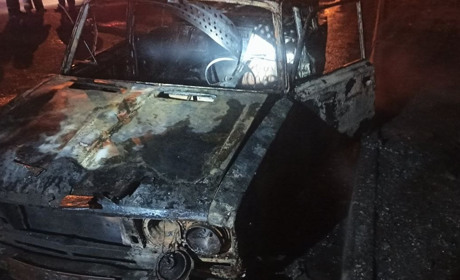 На Переяславщині на парковці повністю згорів автомобіль
