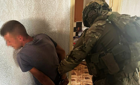 Поліція та СБУ затримали мешканця Уманщини, який вимагав гроші в рідних загиблих українських воїнів