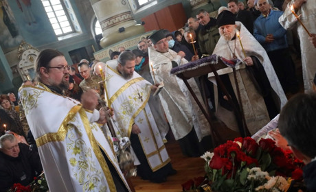 Громада Сміли прощалася із захисниками Дорошенком Олександром та Грудєвим Валерієм