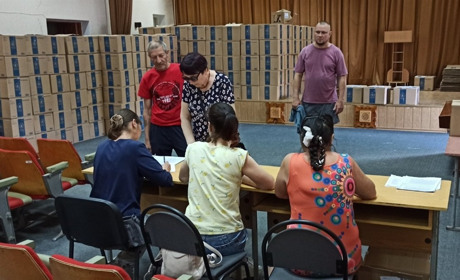 Білопільці отримують гуманітарну допомогу: огляд пакунків