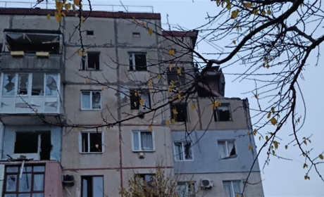 Пошкоджені будинки та критична інфраструктура, є загиблий: росіяни обстрілювали Херсонщину