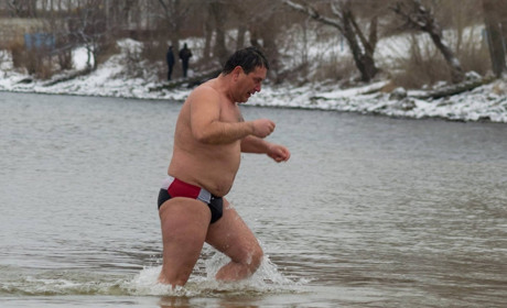 Купання на Водохреще: звичай або вигадка?