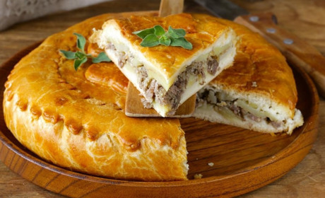 Рецепт дня: пиріг із фаршем на кефірі