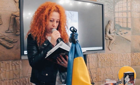 «Зараз пишу про війну. Але вірю, що вже скоро писатиму про Перемогу!» — Nezlamna Vi
