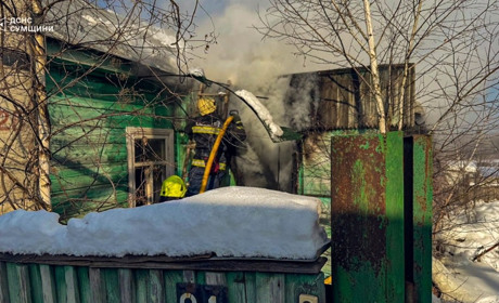 Вогнеборці Шостки ліквідували масштабне займання приватного сектору: є жертви