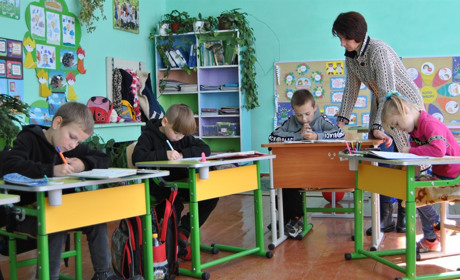 Довгі канікули: учні яких шкіл у Городку сядуть за парти аж у березні, а яких — у лютому