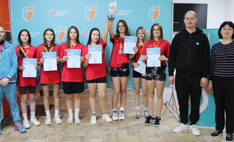 Спортсменки Мартинівського ліцею – переможниці міського етапу проєкту «Пліч-о-пліч» з баскетболу