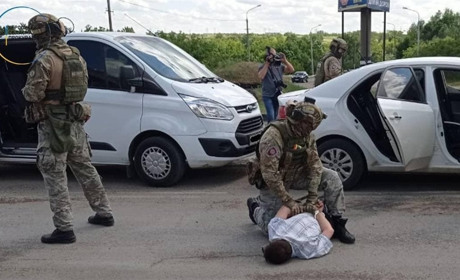 Жінка фасувала наркотики