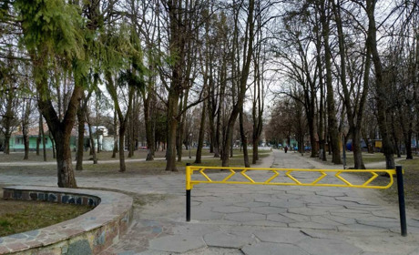 В’їзд до центрального парку досі не забороняє жоден знак