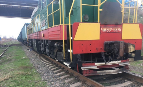 В Херсоні потяг смертельно травмував молодого чоловіка: поліція встановлює свідків пригоди