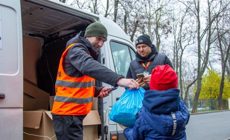 Куп’янські медики та родини з дітьми отримали нову хвилю гуманітарної підтримки від благодійників