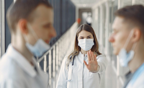 У Сватівському районі ще у 14 людей підтвердили COVID-19, одна померла: яка ситуація на Луганщині