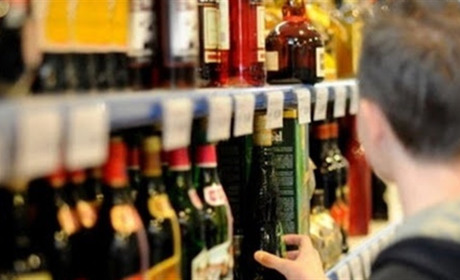 Поліція зафіксувала 4 факти продажу неповнолітнім алкогольних напоїв та тютюнових виробів