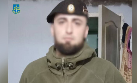Залякував і ґвалтував мешканку Херсонщини – військовому рф повідомили про підозру
