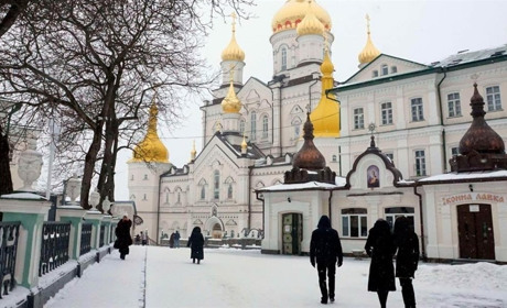 Депутати Тернопільської облради проголосували за звернення аби віддати Почаївську лавру державі