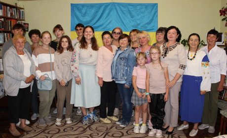 Як весілля допомогло відродити сільську бібліотеку у Тупальцях