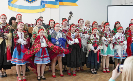 Фольклорний колектив «Джерельце» виступив з різдвяною композицією: фото та відео