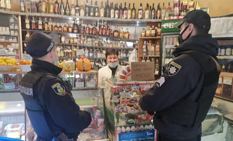 У Фастові поліція перевіряє, чи дотримуються підприємці та громадяни карантинних правил
