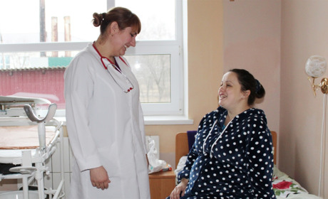 Від пологів і до перших днів життя: хто такий неонатолог і для чого він працює у Сватівський лікарні