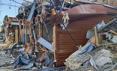 Ворог обстріляв центр Білопілля: одна людина загинула, троє поранено