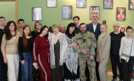 Магія натурального каменю: виставка прикрас Альони Полякової у Жмеринському історичному музеї