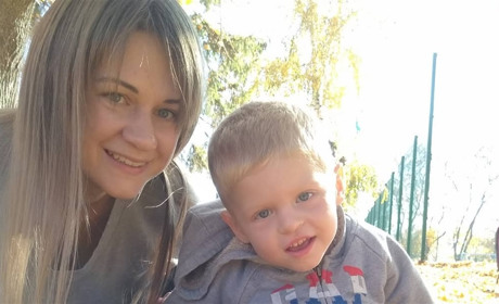 Помоги своим. Трехлетний Ян борется с ДЦП. Ему помогает любовь родителей и очень нужна реабилитация