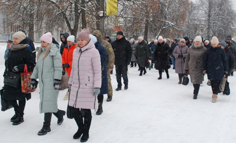 Загинув на Авдіївському напрямку: у Шостці провели в останню путь захисника України