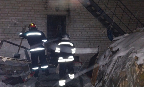 У Коломийчисі Сватівського району стався вибух і пожежа