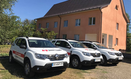 Амбулаторії Неполоковецької ОТГ отримали три нових авто для сімейних лікарів