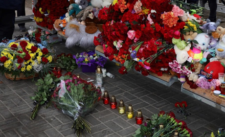 У Дніпрі вшанували пам'ять загиблих від ворожого ракетного удару по багатоповерхівці