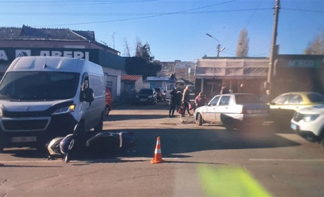 Авто зіткнулося з мопедом під кермуванням пенсіонерки у Переяславі: хроніка поліції