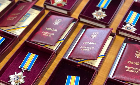 Рідні одинадцятьох Героїв із Сарненського району отримали посмертні відзнаки