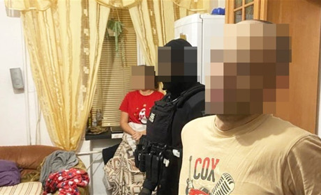 На Житомирщині викрили патрульного, який разом зі спільником збував наркотики