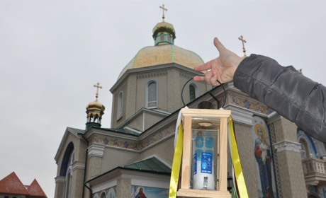 Чортківські юні пластуни передали Вифлеємський Вогонь Миру священнослужителям українських Церков