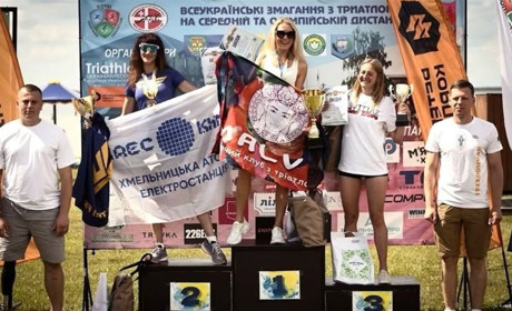 Працівники Хмельницької АЕС взяли участь у змаганнях з тріатлону «Svitiaz Iron Wave 2026»