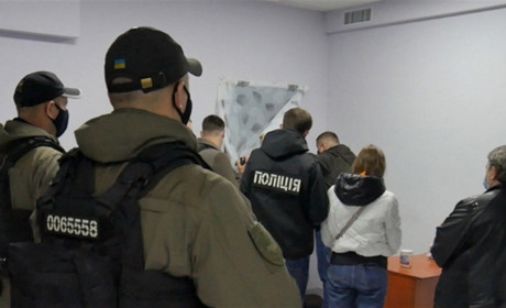 Бордель під вивіскою масажного салону: у Хмельницькому викрили дім розпусти