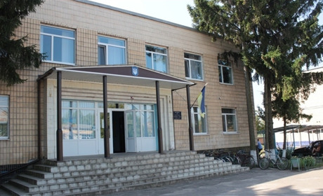 За якими округами закріплені депутати у Миколаївській громаді?