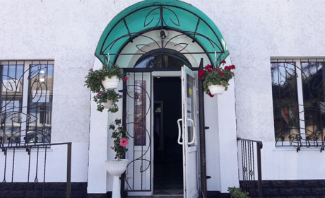 Запрошуємо відвідувачів до перукарні у Білопіллі