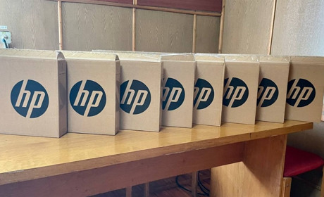 Рахівські військовослужбовці отримали 8 ноутбуків. Хто допоміг