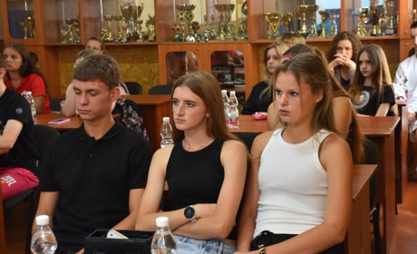 Молодь Старокостянтинова хоче впливати на майбутнє громади: обговорили створення Молодіжної ради