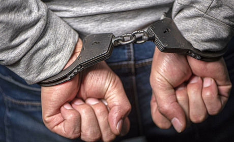 Шість років за гратами - за угон автівки, зберігання наркотиків та боєприпасів