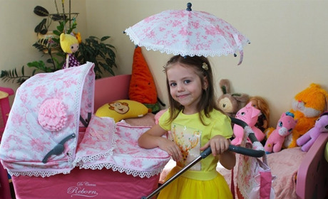 Коляски для ляльок: іграшка з історією