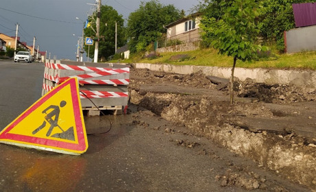 Проєкт продовжується. За які кошти облаштовують тротуар по вулиці Шевченка