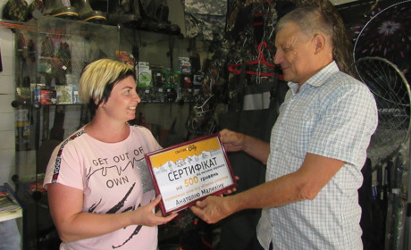 Переможець конкурсу «Кльова рибалка» отримав в подарунок бур