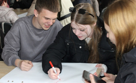 Стратегічна сесія у Звягелі: підприємці, військові та молодь говорили про розвиток громади