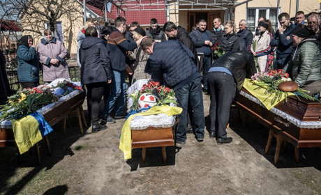 На Благовіщення у Мотижині поховали родину старости, яку закатували росіяни