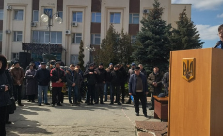 У Вараші більше тисячі містян прийшли на віче - прийняли рішення про перехід парафії з УПЦ до ПЦУ