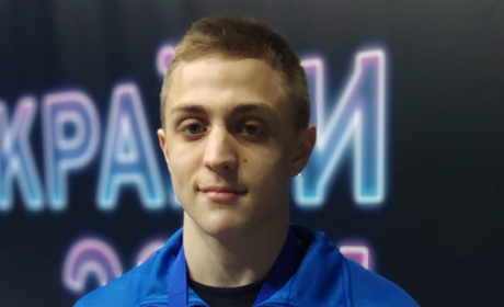 Глухівчанин став абсолютним чемпіоном України з класичного жиму лежачи серед юнаків
