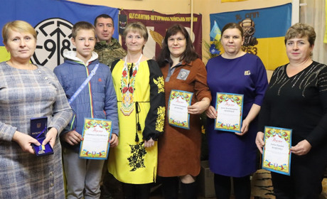 ВО «Ми єдині та незламні» нагородили волонтерів медалями та подяками за підтримку захисників (ВІДЕО)