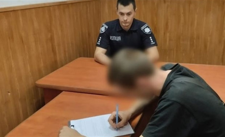 Вдарив ножем у живіт: у Жовтих Водах поліцейські затримали 18-річного нападника